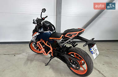 Мотоцикл Без обтекателей (Naked bike) KTM 390 Duke 2024 в 