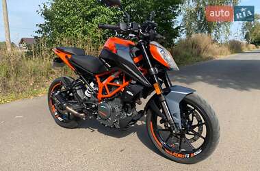 Мотоцикл Без обтекателей (Naked bike) KTM 390 Duke 2023 в 