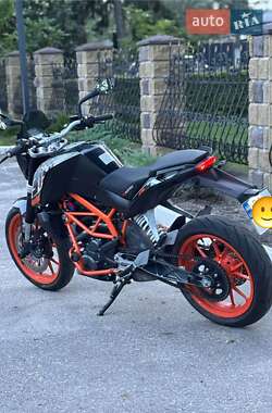Мотоцикл Супермото (Motard) KTM 390 Duke 2015 в 