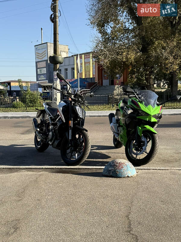 Мотоцикл Без обтекателей (Naked bike) KTM 390 Duke 2024 в Киеве
