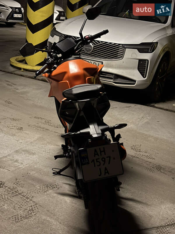 Мотоцикл Без обтекателей (Naked bike) KTM 390 Duke 2024 в Киеве