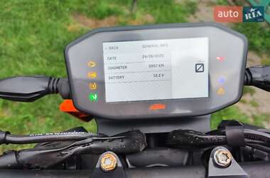 Мотоцикл Без обтекателей (Naked bike) KTM 890 Duke 2022 в 