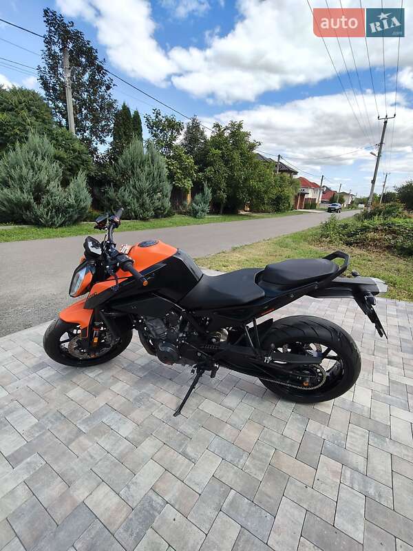 Мотоцикл Без обтекателей (Naked bike) KTM 890 Duke 2021 в 