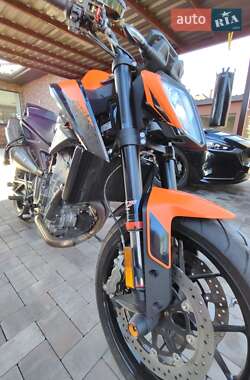 Мотоцикл Без обтекателей (Naked bike) KTM 890 Duke 2021 в 