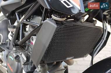 Мотоцикл Без обтекателей (Naked bike) KTM Duke 2021 в 