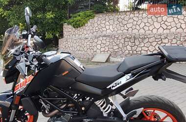 Мотоцикл Без обтекателей (Naked bike) KTM Duke 2021 в 