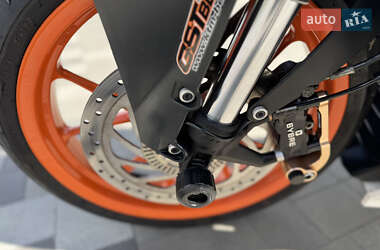 Мотоцикл Спорт-туризм KTM RC 390 2015 в 