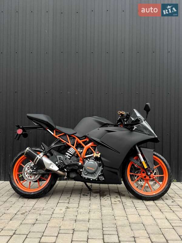 Спортбайк KTM RC 390 2018 в 