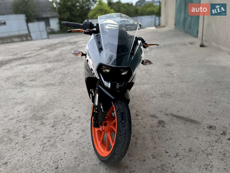 Спортбайк KTM RC 390 2017 в Товсте