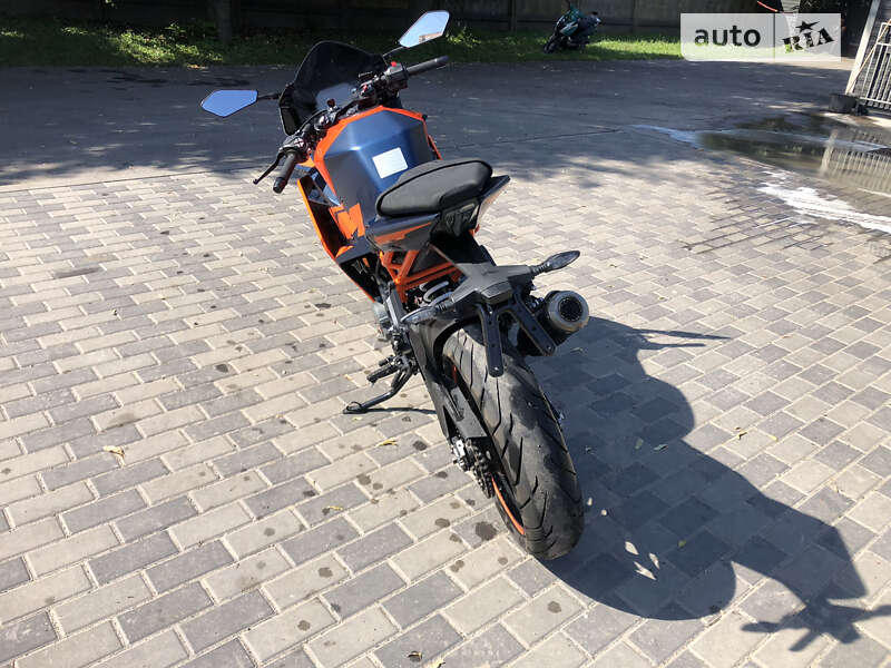Спортбайк KTM RC 2022 в Пирятині