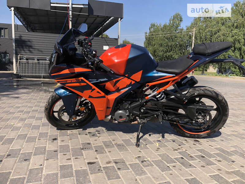 Спортбайк KTM RC 2022 в Пирятині