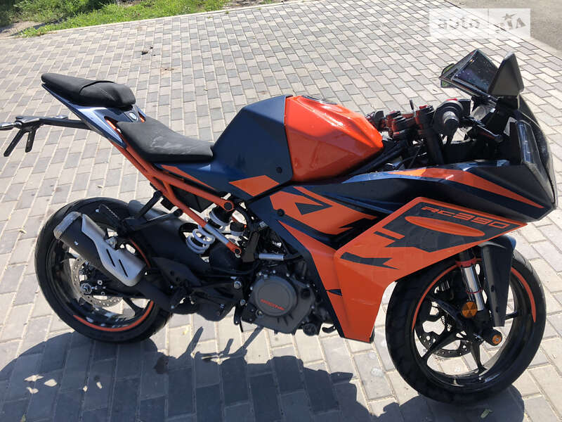Спортбайк KTM RC 2022 в Пирятині