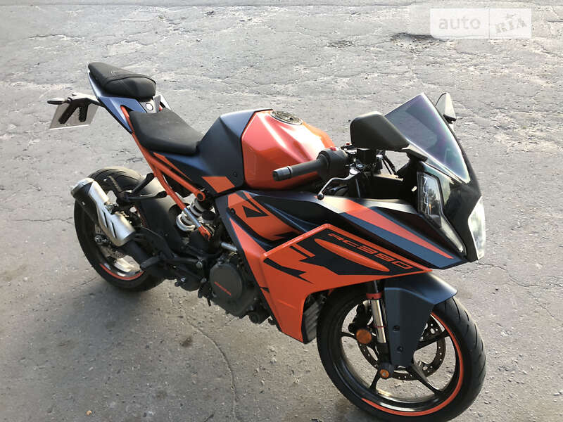 Спортбайк KTM RC 2022 в Пирятині