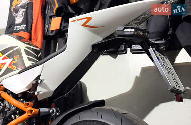 Спортбайк KTM RC 2015 в 