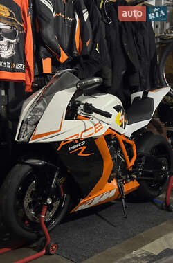 Спортбайк KTM RC 2015 в 