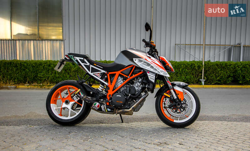 Мотоцикл Без обтекателей (Naked bike) KTM Super Duke 1290 2017 в Черновцах