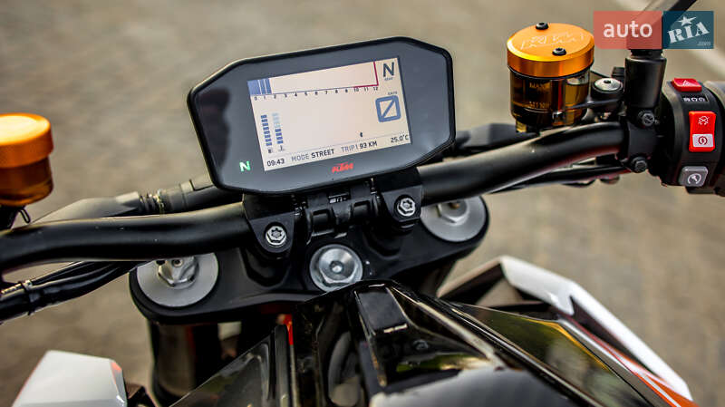 Мотоцикл Без обтекателей (Naked bike) KTM Super Duke 1290 2017 в Черновцах