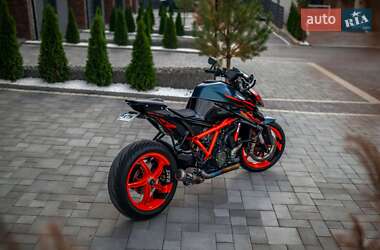 Мотоцикл Без обтекателей (Naked bike) KTM Super Duke 1290 2023 в 