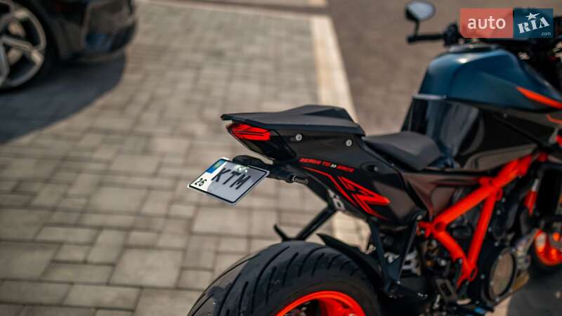Мотоцикл Без обтекателей (Naked bike) KTM Super Duke 1290 2023 в Черновцах