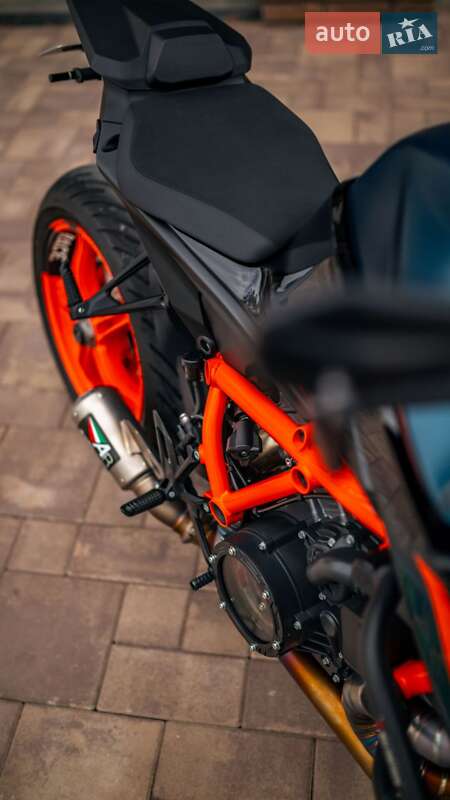 Мотоцикл Без обтекателей (Naked bike) KTM Super Duke 1290 2023 в Черновцах