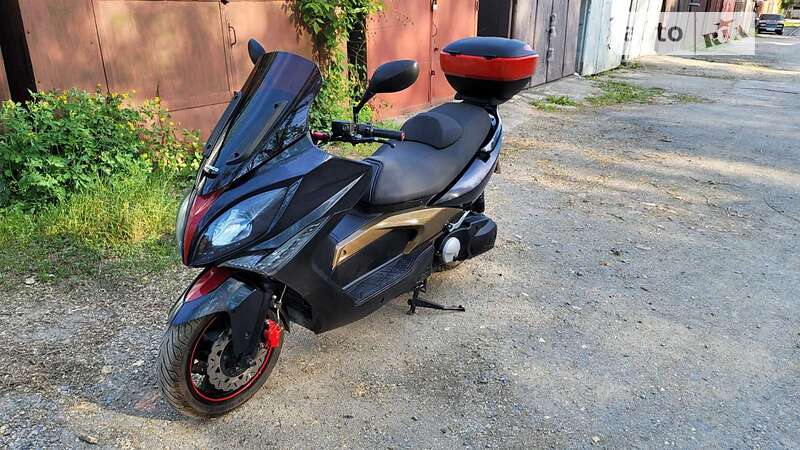 Макси-скутер Kymco Xciting 2010 в 