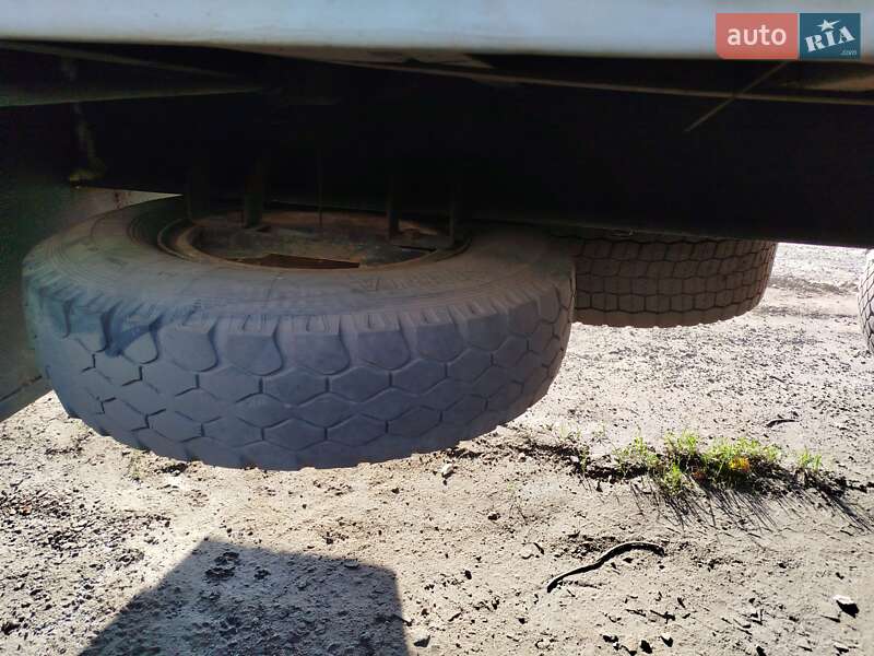 Бортовой полуприцеп КЗАП 9370 1992 в Барвенкове