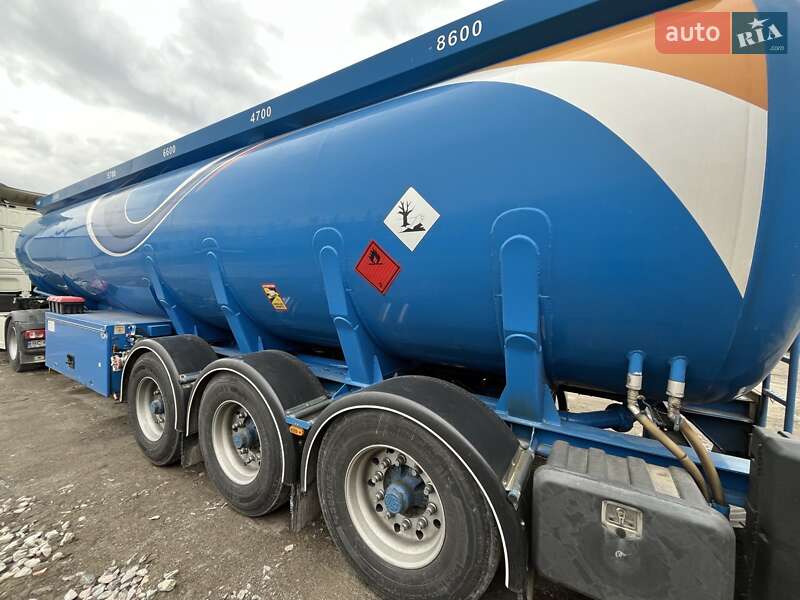 Цистерна полуприцеп L.A.G. 0-3-39 2004 в Шептицькому