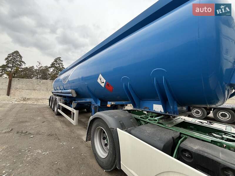 Цистерна полуприцеп L.A.G. 0-3-39 2004 в Шептицькому