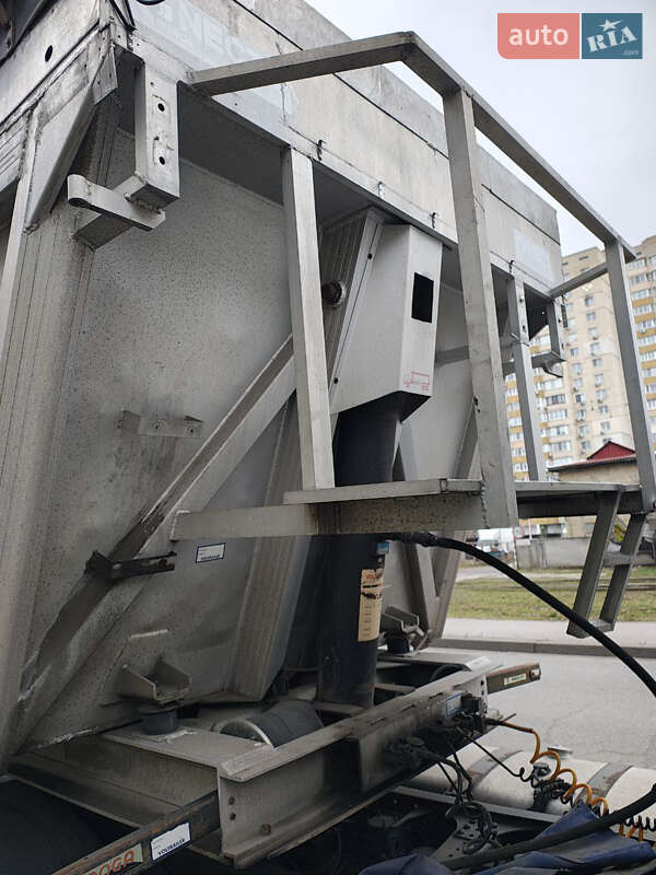 Зерновоз - полуприцеп Lacitrailer 3E20RD 2004 в Киеве фото 3 Зерновоз - полуприцеп Lacitrailer 3E20RD 2004 в Киеве