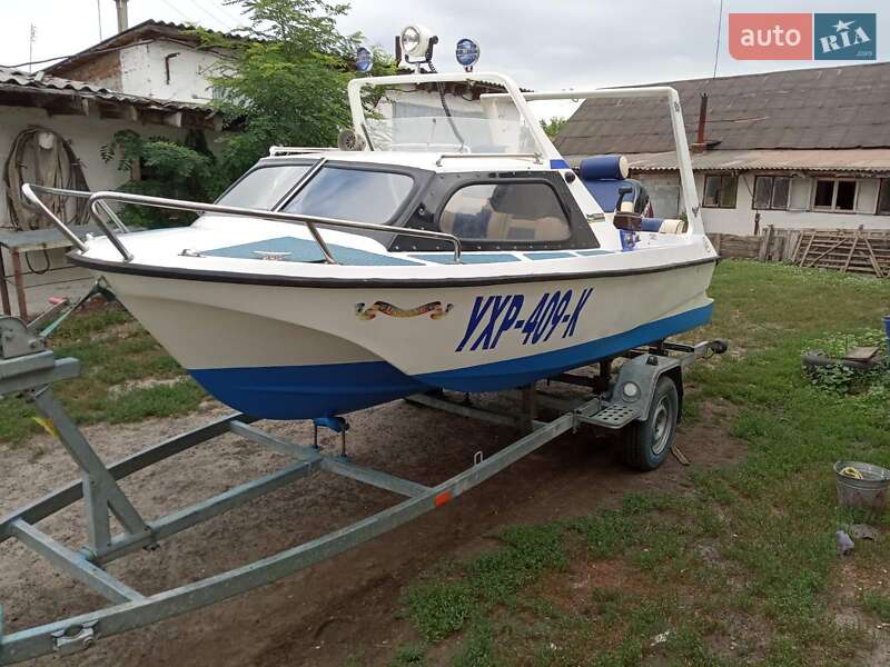 Катер Ладога 2М 2006 в Змиеве