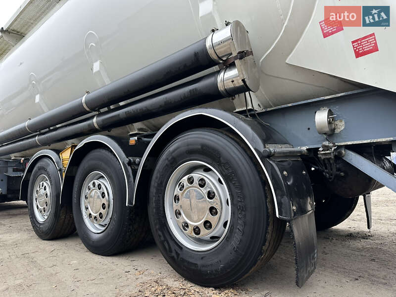 Цистерна полуприцеп LAG 0-3-36 2003 в Костополе