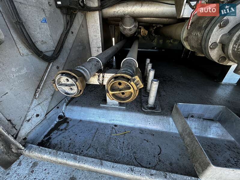 Цистерна полуприцеп LAG 0-3-39 2007 в Львове