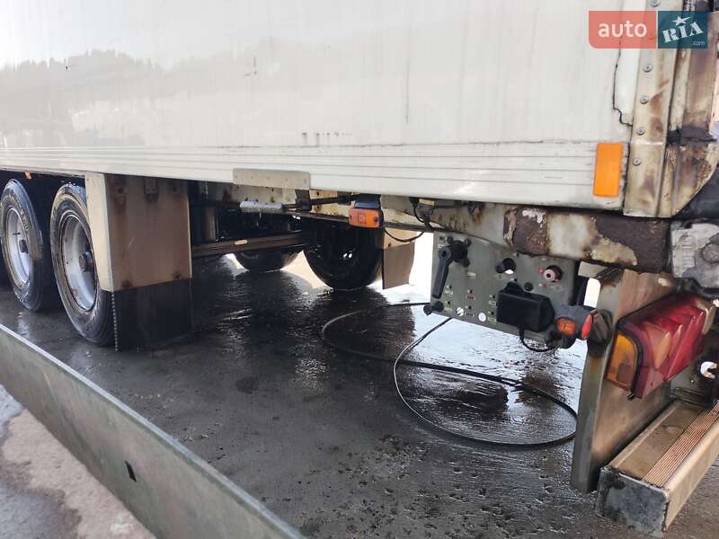 Рефрижератор полуприцеп Lamberet LVFS 2002 в Киеве