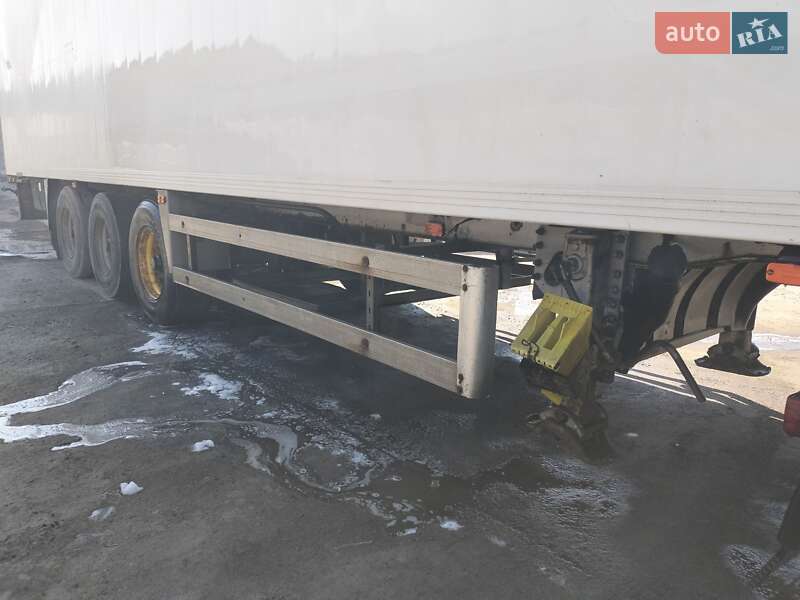 Рефрижератор полуприцеп Lamberet LVFS 2002 в Киеве