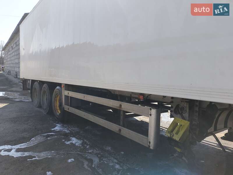 Рефрижератор полуприцеп Lamberet LVFS 2002 в Киеве