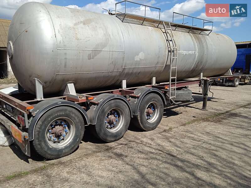 Цистерна полуприцеп Lamberet LVFS 2002 в Одессе