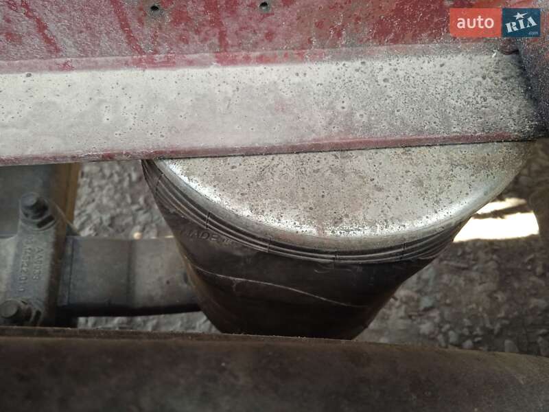 Цистерна полуприцеп Lamberet LVFS 2002 в Одессе