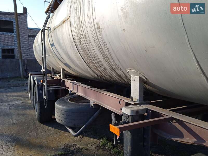 Цистерна полуприцеп Lamberet LVFS 2002 в Одессе