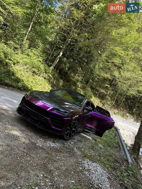 Внедорожник / Кроссовер Lamborghini Urus 2020 в Киеве