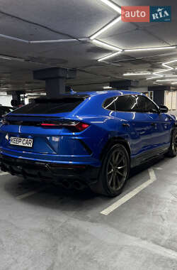 Позашляховик / Кросовер Lamborghini Urus 2018 в 