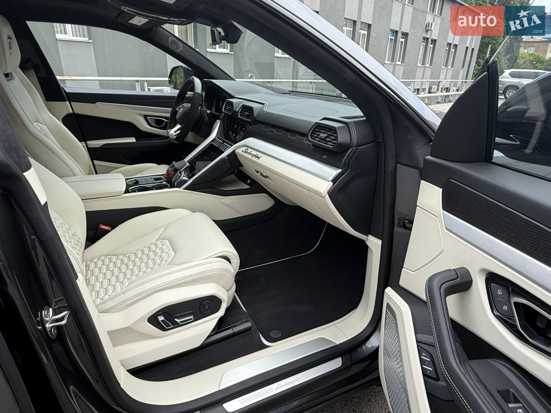 2019 Lamborghini Urus Concept - мініатюра 22