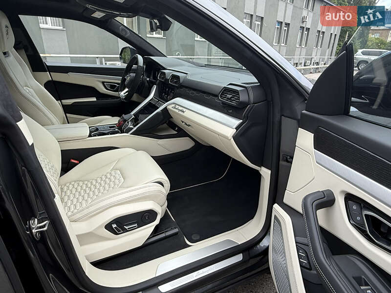 Внедорожник / Кроссовер Lamborghini Urus 2019 в Киеве