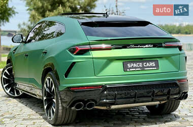 Внедорожник / Кроссовер Lamborghini Urus 2020 в 