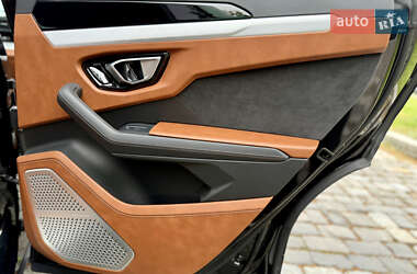 Внедорожник / Кроссовер Lamborghini Urus 2020 в 
