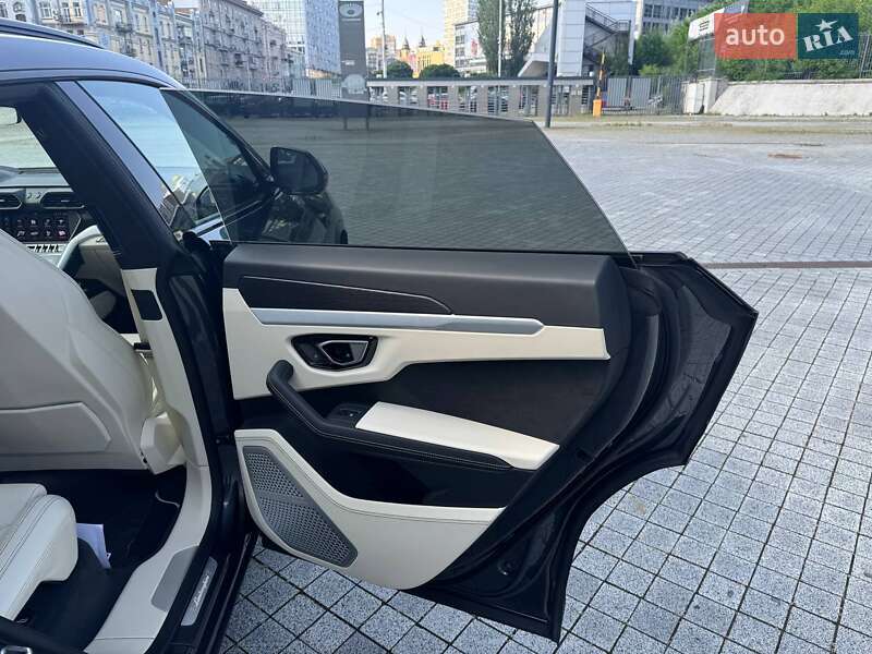 Внедорожник / Кроссовер Lamborghini Urus 2019 в Киеве фото 31 Внедорожник / Кроссовер Lamborghini Urus 2019 в Киеве