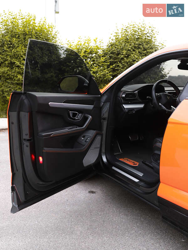 Внедорожник / Кроссовер Lamborghini Urus 2019 в Киеве фото 35 Внедорожник / Кроссовер Lamborghini Urus 2019 в Киеве