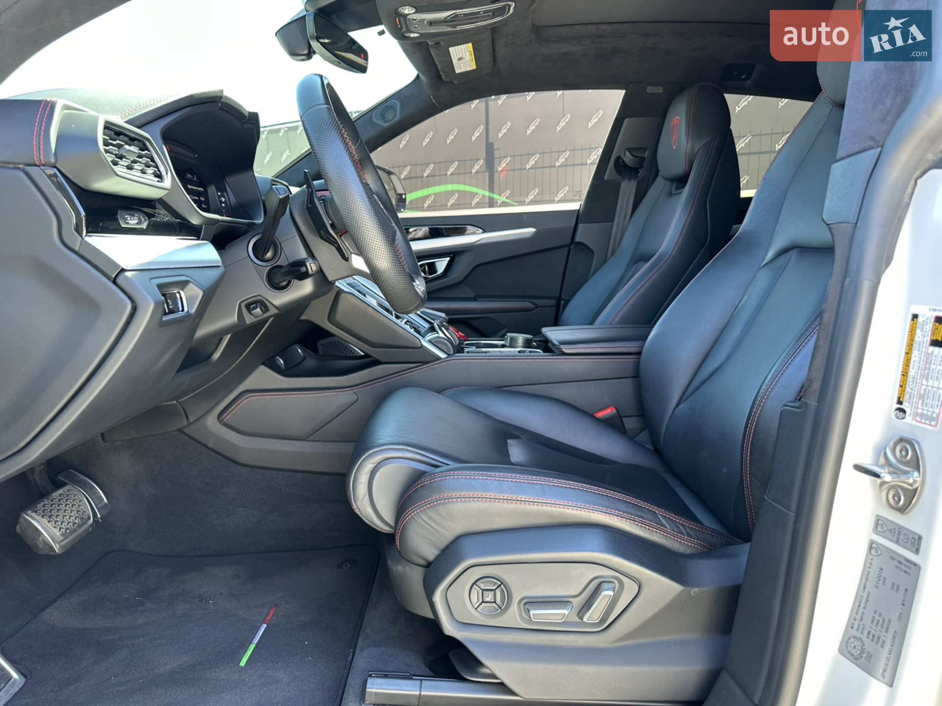 2019 Lamborghini Urus Concept - мініатюра 10