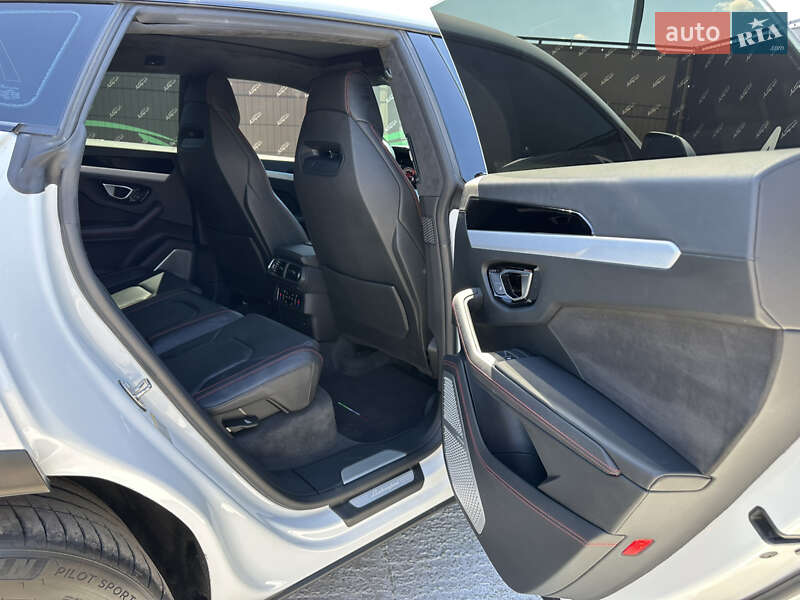 Внедорожник / Кроссовер Lamborghini Urus 2019 в Киеве
