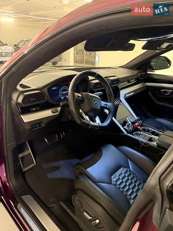 Внедорожник / Кроссовер Lamborghini Urus 2020 в 