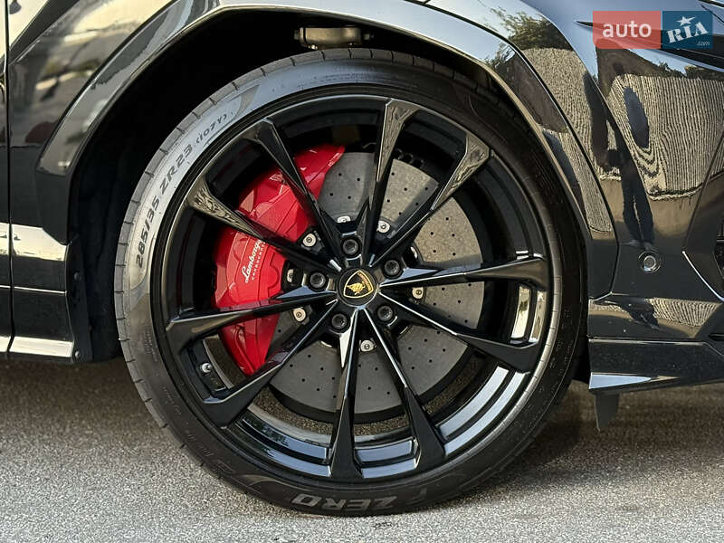Позашляховик / Кросовер Lamborghini Urus 2020 в Києві